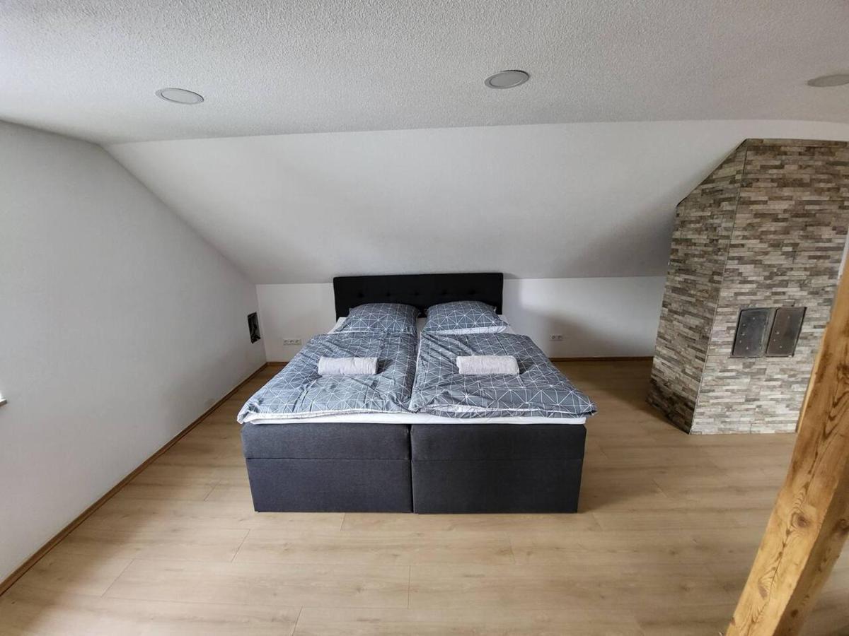 Zentrale Wohnung In Crailsheim Exterior foto